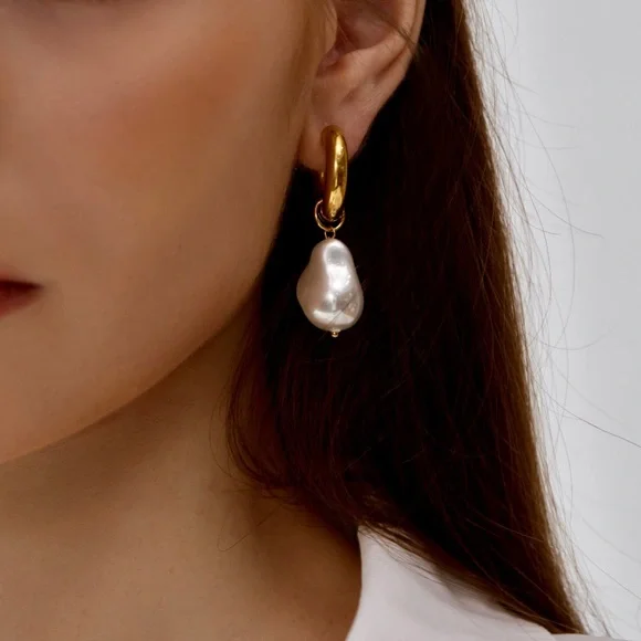 RESTOCKED!! ✨ Gold and pearl huggie drop earrings - Picture 1 of 4